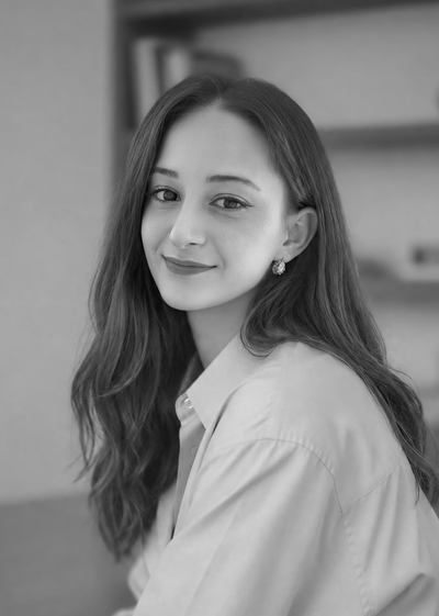 Av. Esra KUYUCU